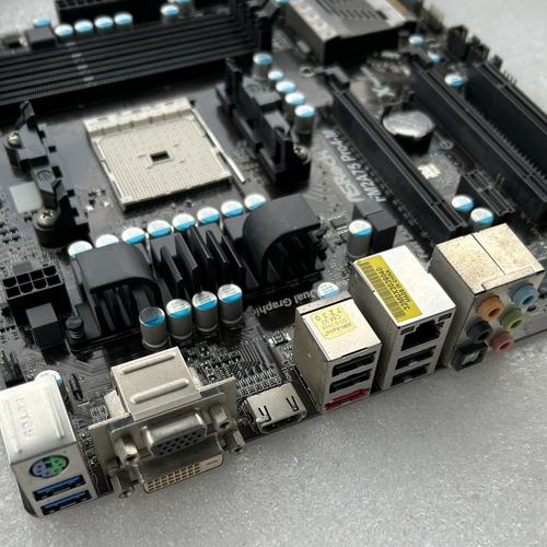 FM2 接口cpu用什么芯片组的主板