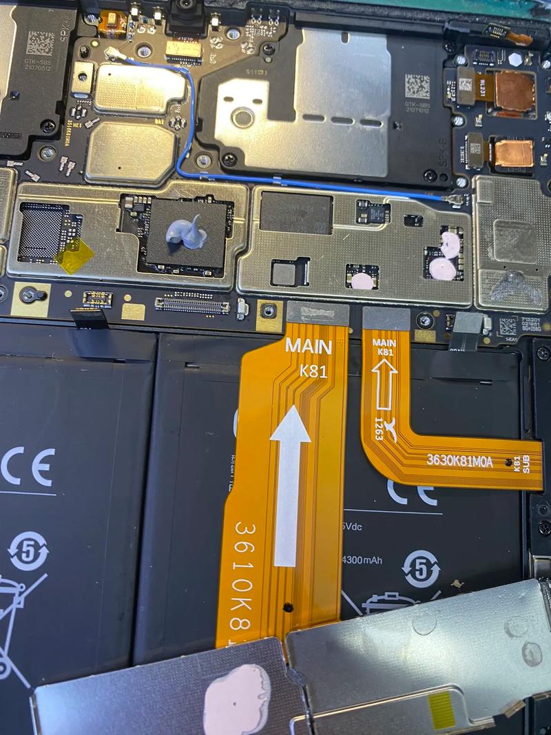 平板cpu在哪个位置