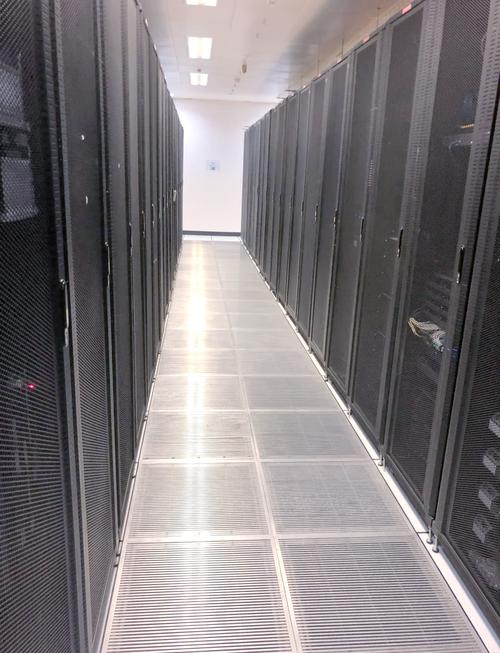 维护公司网络服务器