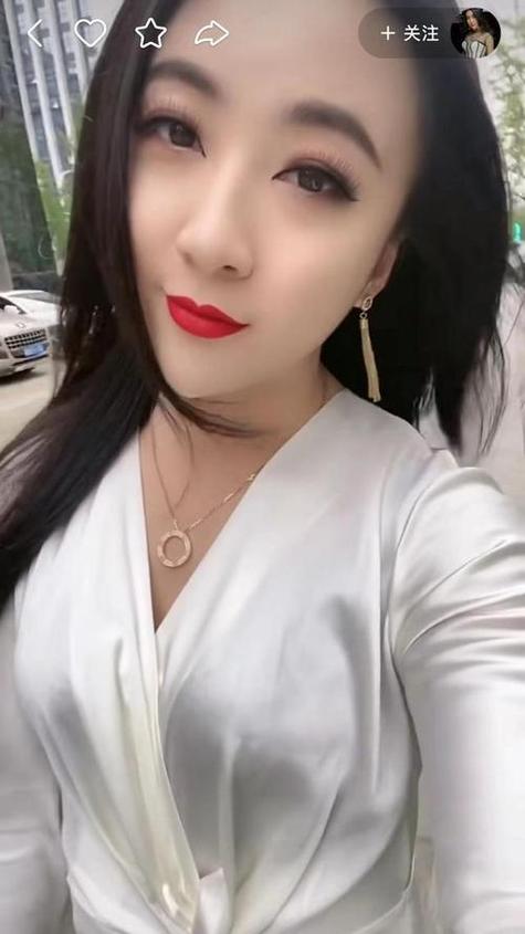 快手秒姐给张开凤刷礼物,抖音点赞业务真人下单24小时