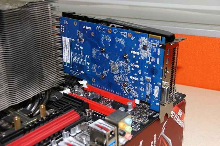 蓝宝石hd7770白金版配什么cpu