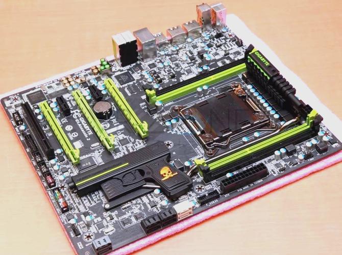 英特尔e5是什么接口的cpu