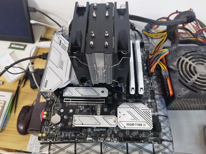 志强1366cpu能装家用的主板