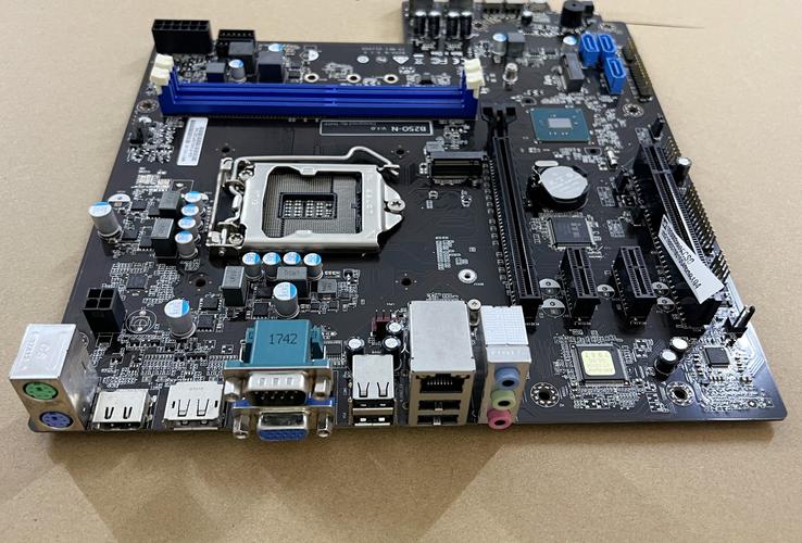 b150主板搭载i7cpu主机