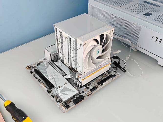 双塔CPU太重主板抗的住吗