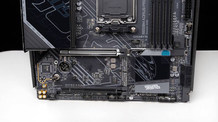 技嘉b85M装CPU 视频