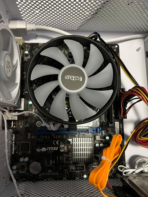 下压式cpu散热器 安装方向