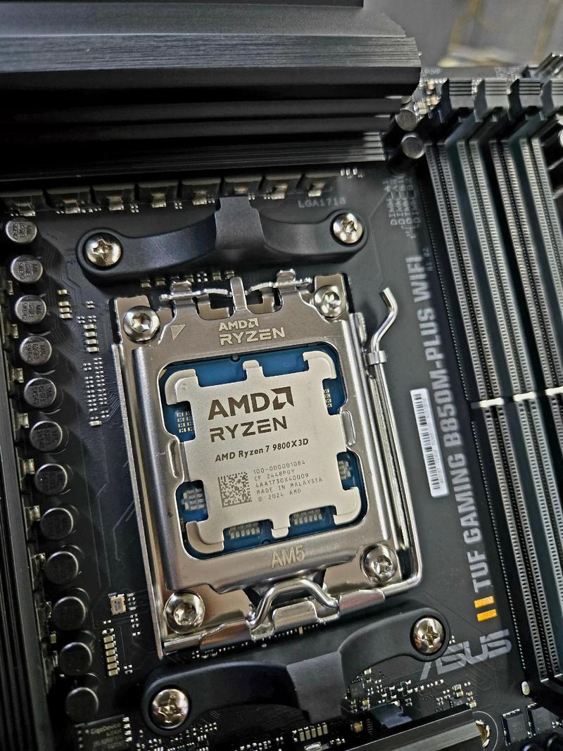 台式电脑散片cpu怎么装图片