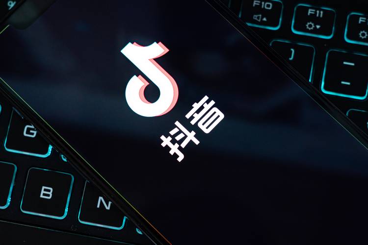 给抖音刷赞的平台，子潇网络业务抖音平台