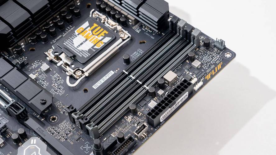 黑金主板CPU插槽