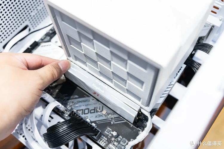 如何高效使用阿萨辛 CPU 散热器，步骤指南与常见问题解析