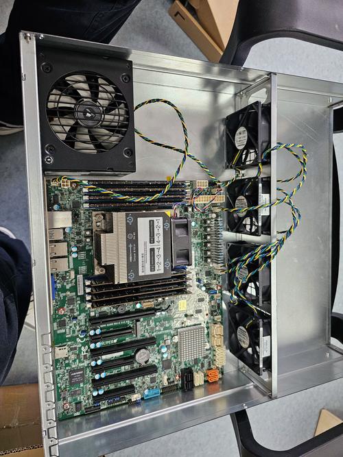 电脑CPU散热器,保障电脑运行的关键部件