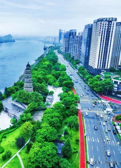 宜昌市是中国城市发展的重要组成部分,近年来,宜昌市也在积极发展网络平台,为市民提供了便捷的信息传播和消费服务。以下将从多个方面为您介绍宜昌市在网络平台方面的现状、发展情况以及未来的发展方向