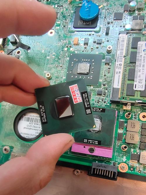 按照步骤安装笔记本电脑CPU