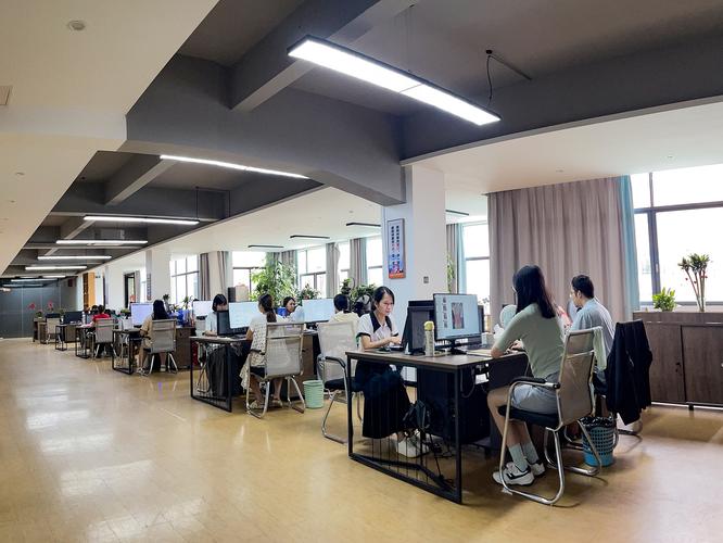 罗兰网络技术教育培训中心—衢州数策网络有限公司