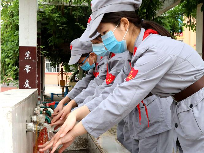 疫情第一课,从停摆到复学的小变化