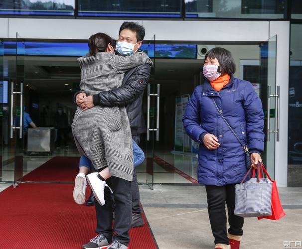 疫情过后,镇上人与人之间的温情