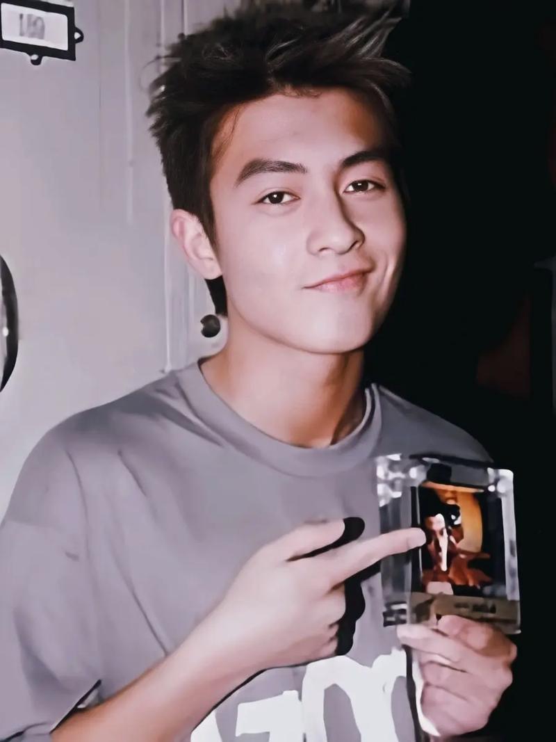 陈冠希，从照片中发现他的生活态度