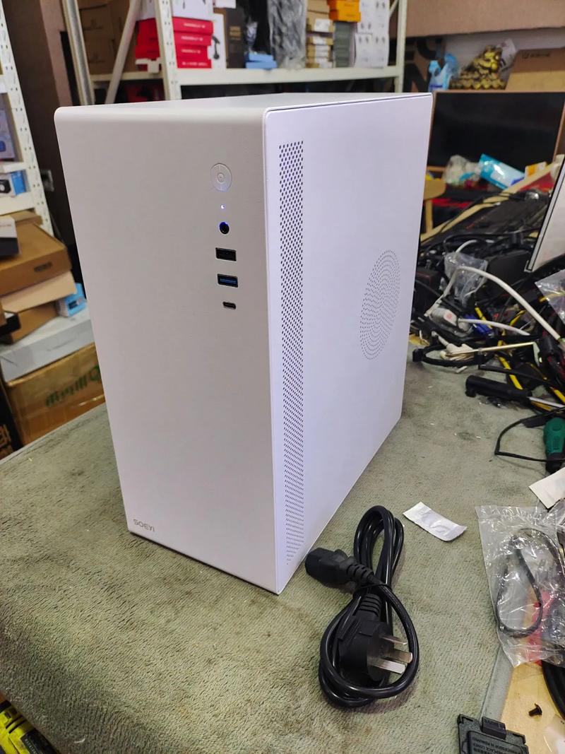 电脑机箱接口，连接未来