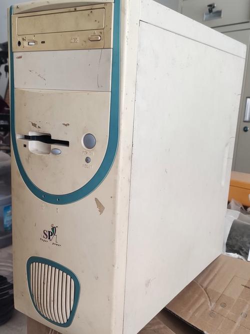 215年台式电脑，经典与现代的碰撞