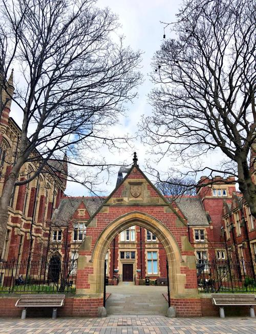 英国利兹市疫情最新动态，你必须知道的