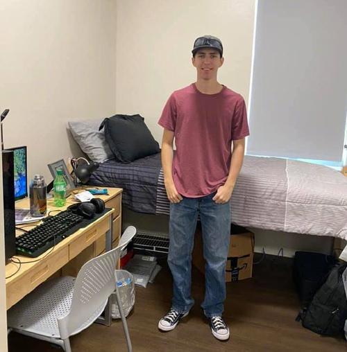 滨上小伙 Miller 的最新新冠疫情信息引起了广泛关注。他在社交媒体上分享了疫情期间的最新动态，包括感染人数、康复病例、以及隔离措施等信息。以下是 Miller 发表的疫情最新动态视频内容