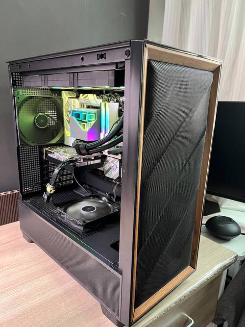 电脑机箱推荐，机箱容量与内存选择的完美结合