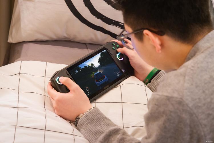 游戏，掌上生活的新范式