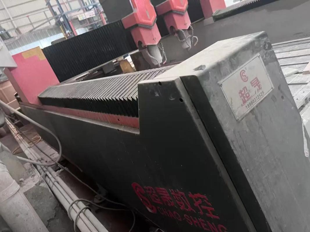 电脑与雕刻机，现代科技的双刃剑