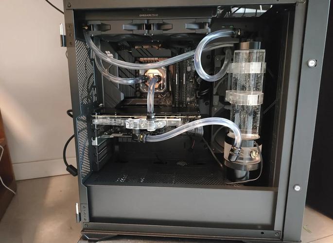 水冷主机配置指南，让你的电脑更安静更高效