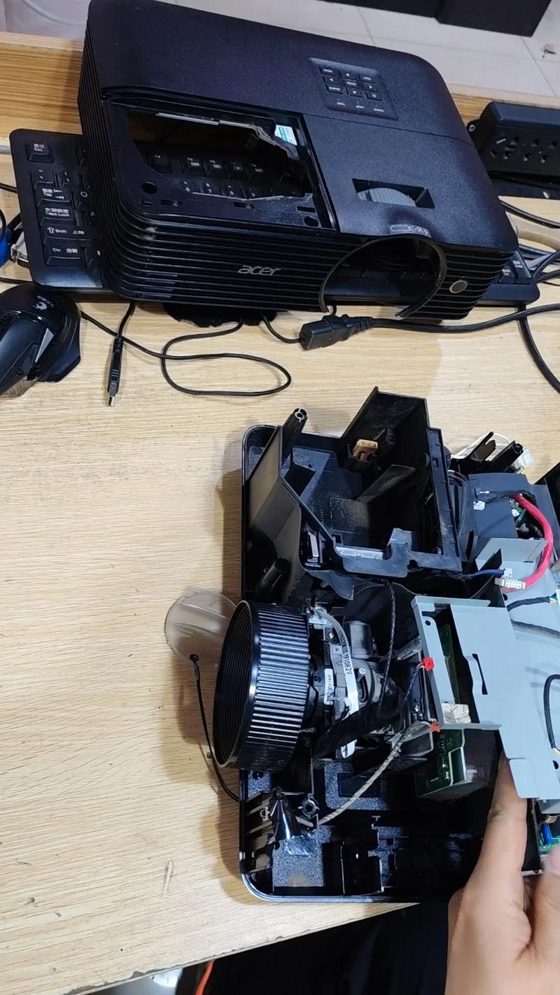 投影仪维修小技巧,南昌电脑维修师的贴心服务