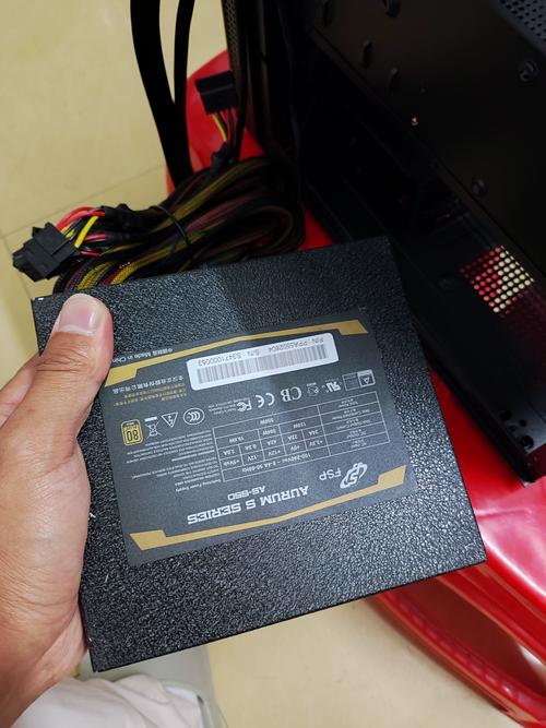 首先，台式电脑电源的类型多种多样，常见的包括，高效电源、大容量电源、低功耗电源和超值电源。每种类型的电源都有其独特的卖点和适用场景。在选择时，需要根据自己的需求和预算，合理搭配