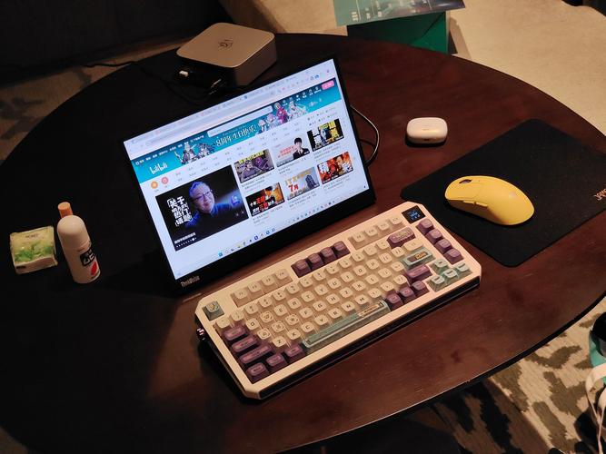 记录 stopped by 聊天，联想1寸笔记本电脑与k歌设备的完美组合