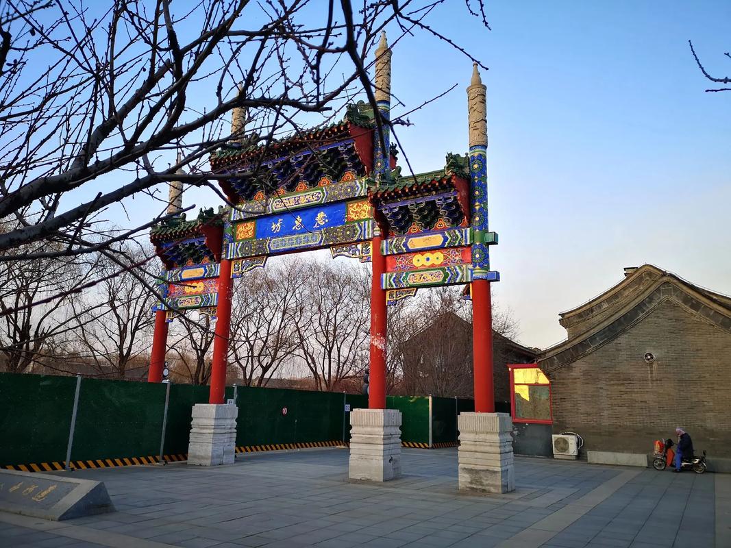 新唐街疫情首日探秘，隔离期、发展与应对