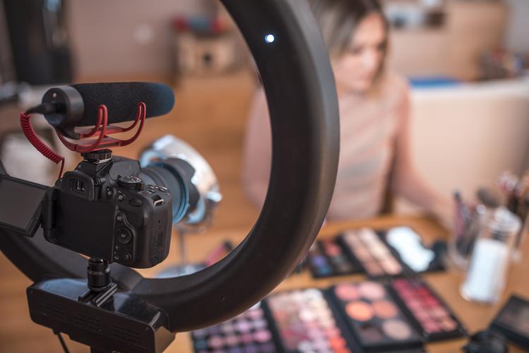 为什么快手没有推出秒千足金、接dy业务和ks自助下单平台？以微信支付为例）