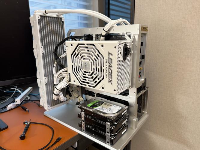 水冷机箱,为平板电脑设计的舒适护具