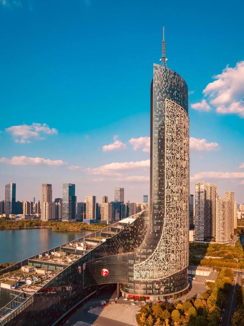 合肥这座城市的象征与建设公司的发展之路
