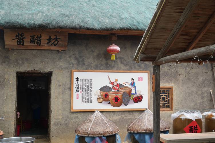 凤尾村这座小村庄,正经历一场突如其来的疫情。作为家乡的一部分,这里的生活秩序和农业生产都受到了一定影响。近期,随着疫情的蔓延,凤尾村的疫情防控工作进入了一个新的阶段