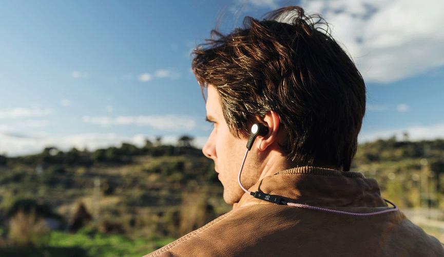 beats your enemies how to play your M81 on the go!