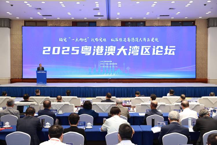 站在大湾区之巅,珠海站建设引领时代进程