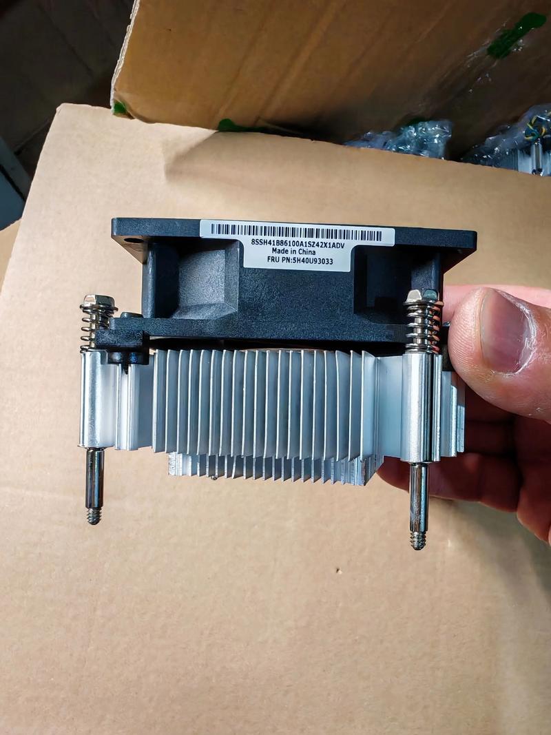 如何正确安装联想电脑的散热器?