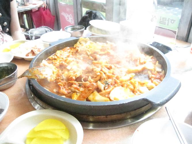 如何在秀山中网网络上找到旅游、购物与美食的快乐之旅?