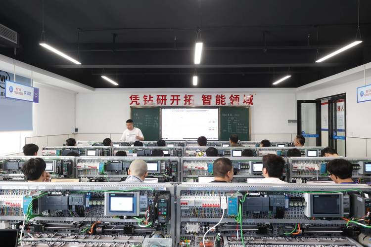 合肥电脑培训,为您带来专业深度,助力未来成长