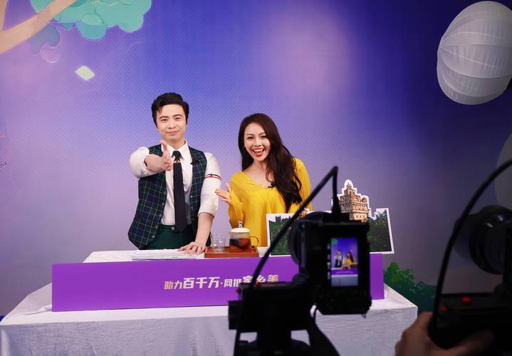 直播达人24小时刷屏，KSSB低价涨粉策略