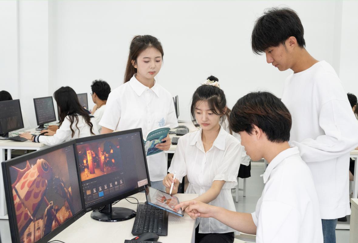 南宁职校网络推广专业，开启你的 digital人生！