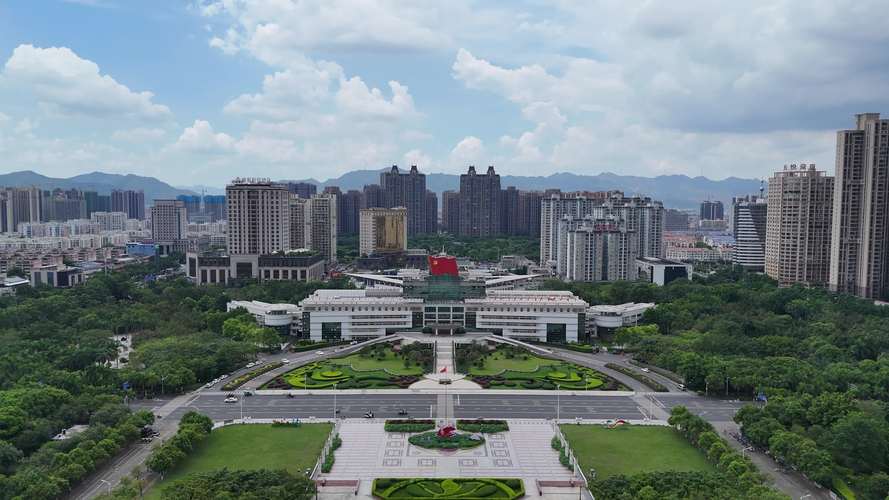 贵港现代化建设的推进,不仅提升了城市的形象,也提升了区域的竞争力。这些现代化建设需要专业的技术和团队协作,才能实现高质量的现代化目标