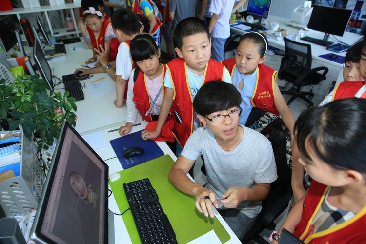 昆山电脑科技,让幼儿游戏成为学习的伙伴