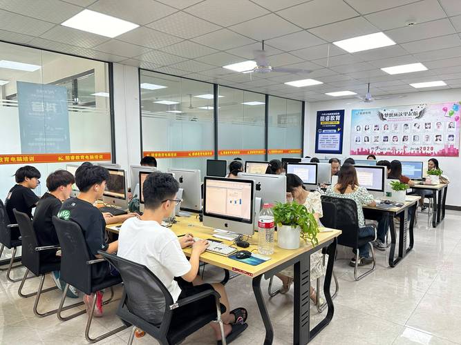 让学习电脑成为一种生活仪式，推荐佛山电脑培训学校和黑岩射手电脑壁纸