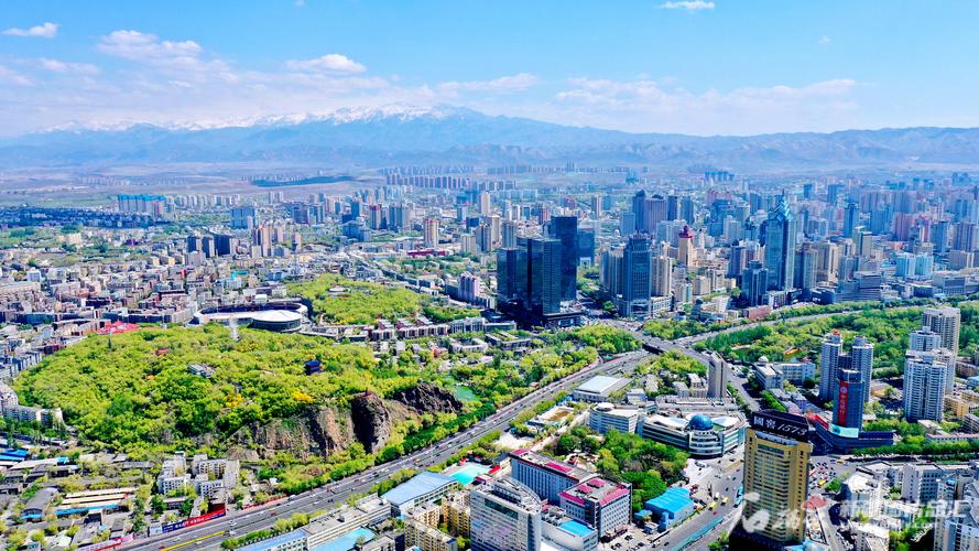 建设新疆现代化城市，构建可持续发展新引擎