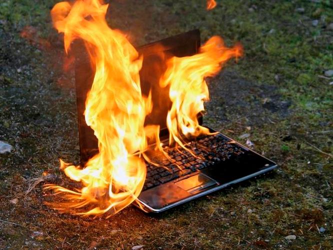 电脑椅爆炸,让电脑和手机轻松度过了坏天气